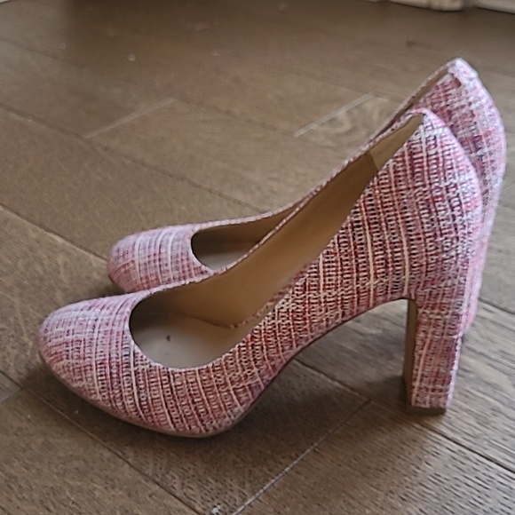 Banana Republic heels size 7 - Picture 2 of 4